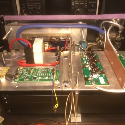 Voeding aangesloten en wordt geschakeld met de W6PQL Solid-state Switch