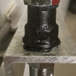 Na 3 dagen VPK (Veron Pinksterkamp) verscheen er al roest aan de antenne. Daarvoor de veerring vervangen en met Plasti Dip spray dichtgemaakt.